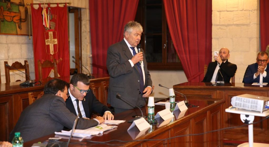 TARQUINIA – Il ministro Centinaio a Tarquinia: “Il vostro territorio è una nuova emozione”