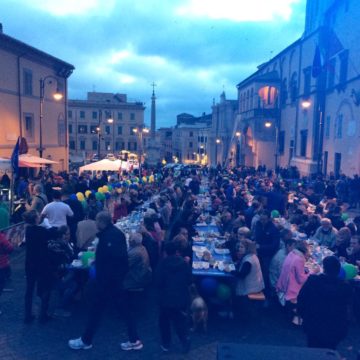 Bagno di folla per il candidato della Lega Alessandro Giulivi